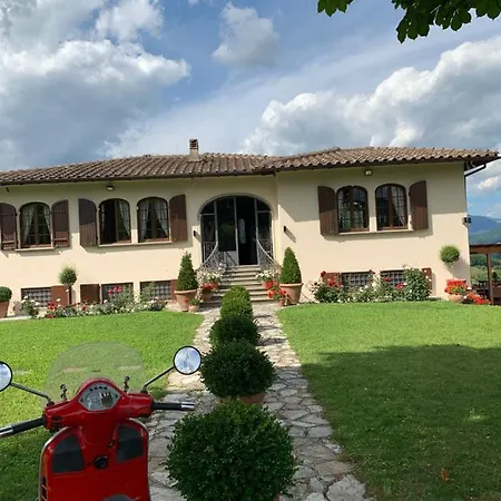 Adriano Bed & Breakfast *